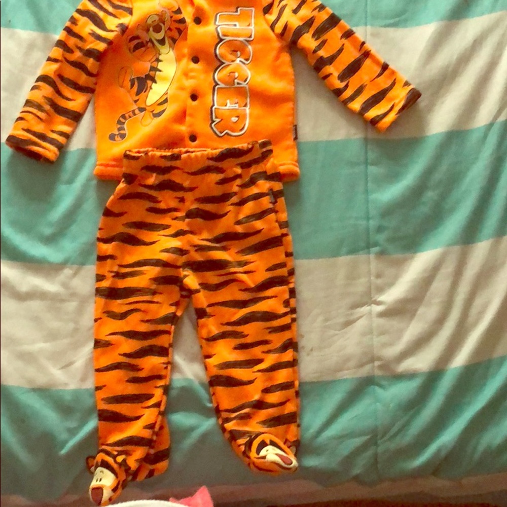 Tigger outfit